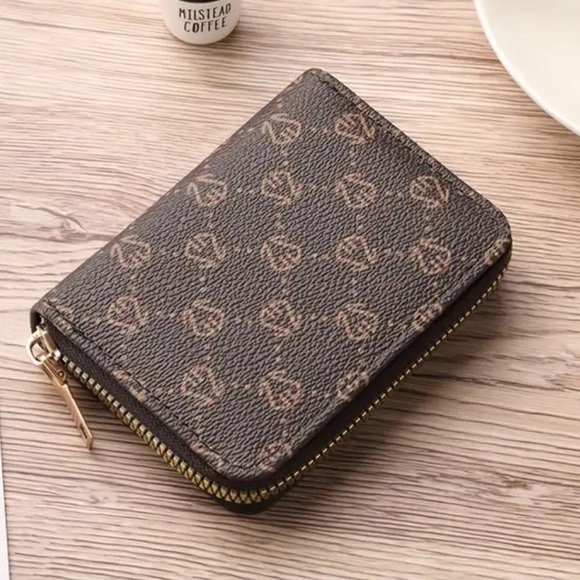 ZIPPER AROUND CREDIT CARD HOLDER MINI PRINTED CLUTCH COIN PURSE - Picture 2 of 4